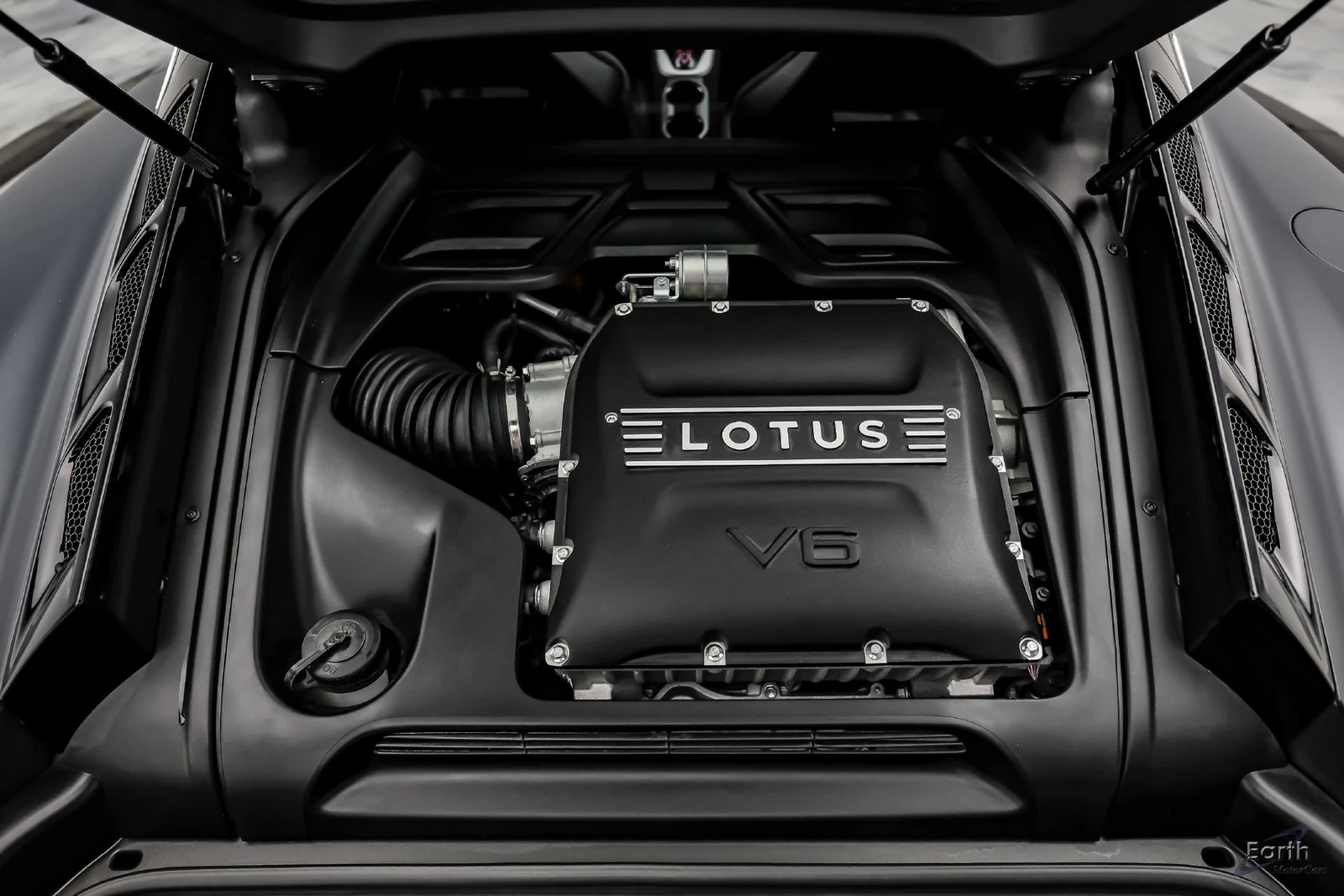 2026 Lotus Emira V6 SE SCURA, 3/28