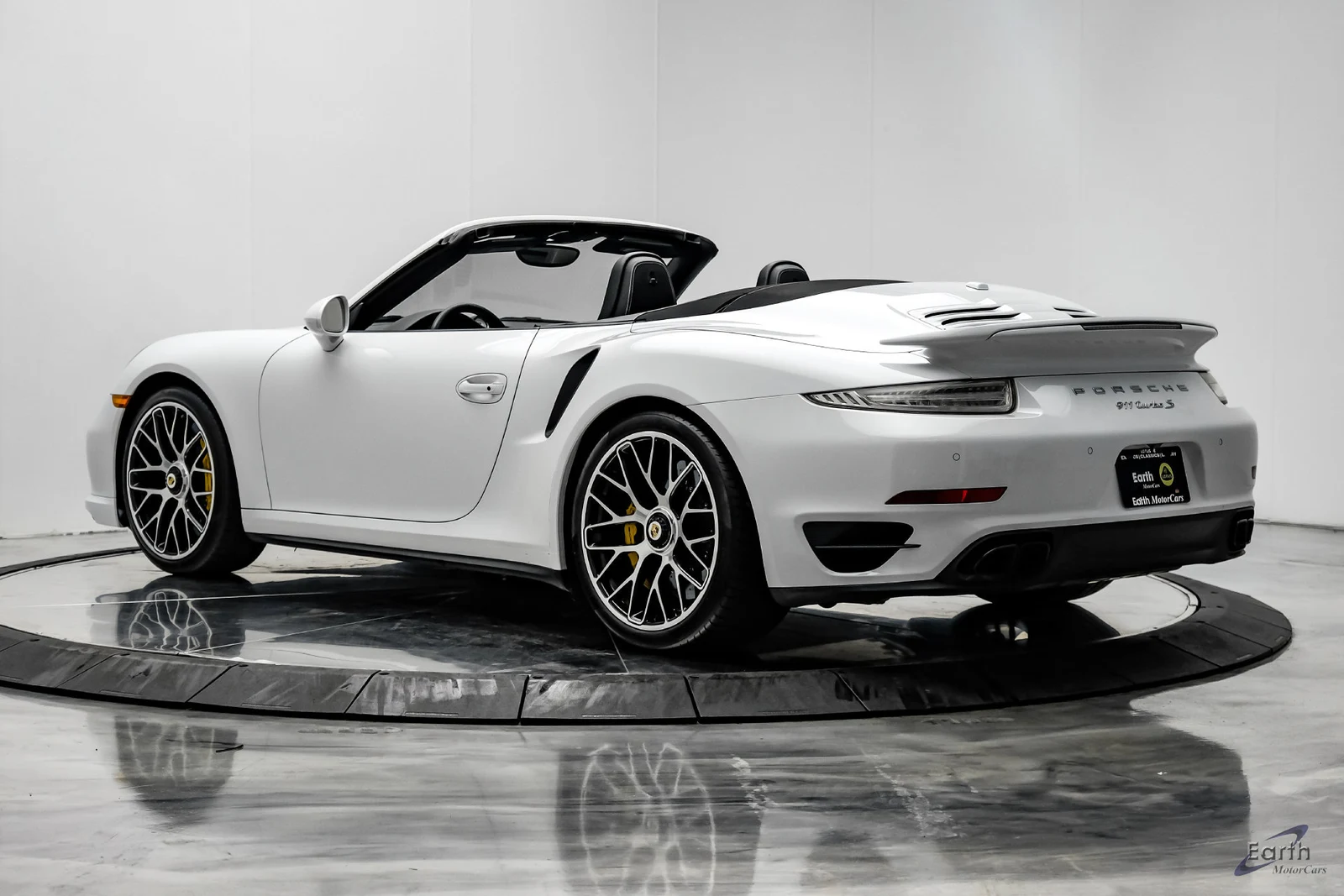 2016 Porsche 911 Turbo S Cabriolet (991.1), 7/27