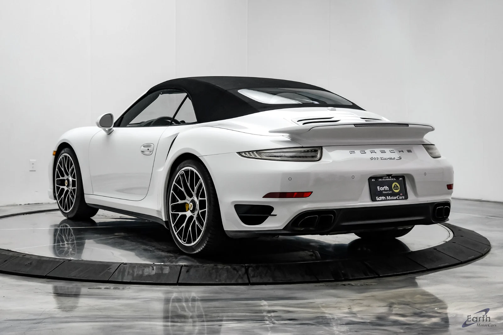 2016 Porsche 911 Turbo S Cabriolet (991.1), 8/27