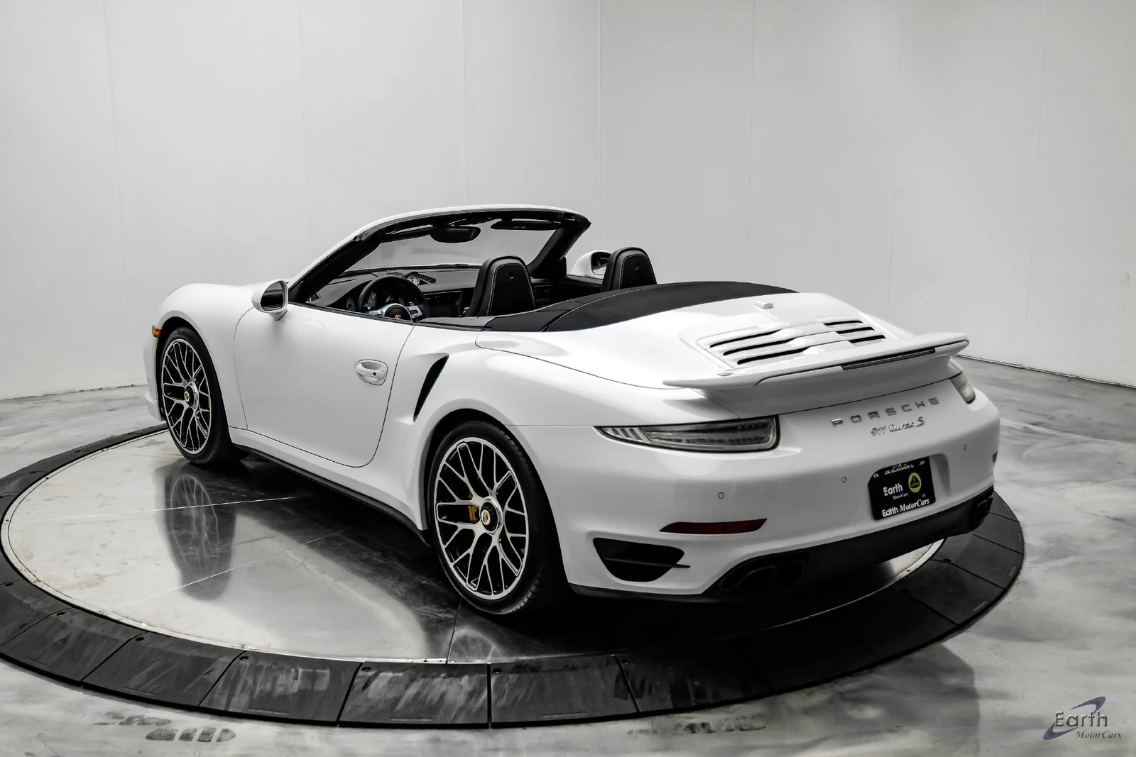 2016 Porsche 911 Turbo S Cabriolet (991.1), 9/27