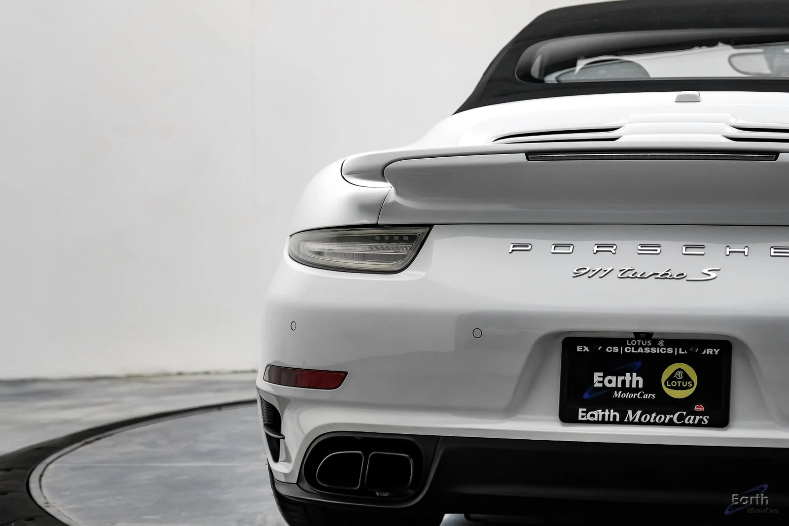 2016 Porsche 911 Turbo S Cabriolet (991.1), 12/27