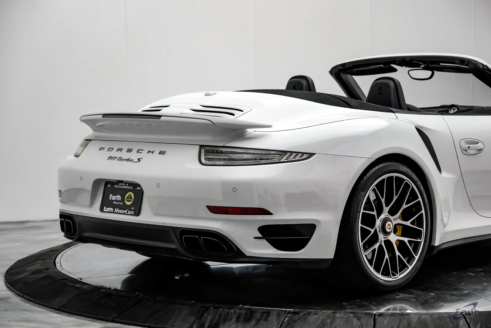 2016 Porsche 911 Turbo S Cabriolet (991.1), 18/27