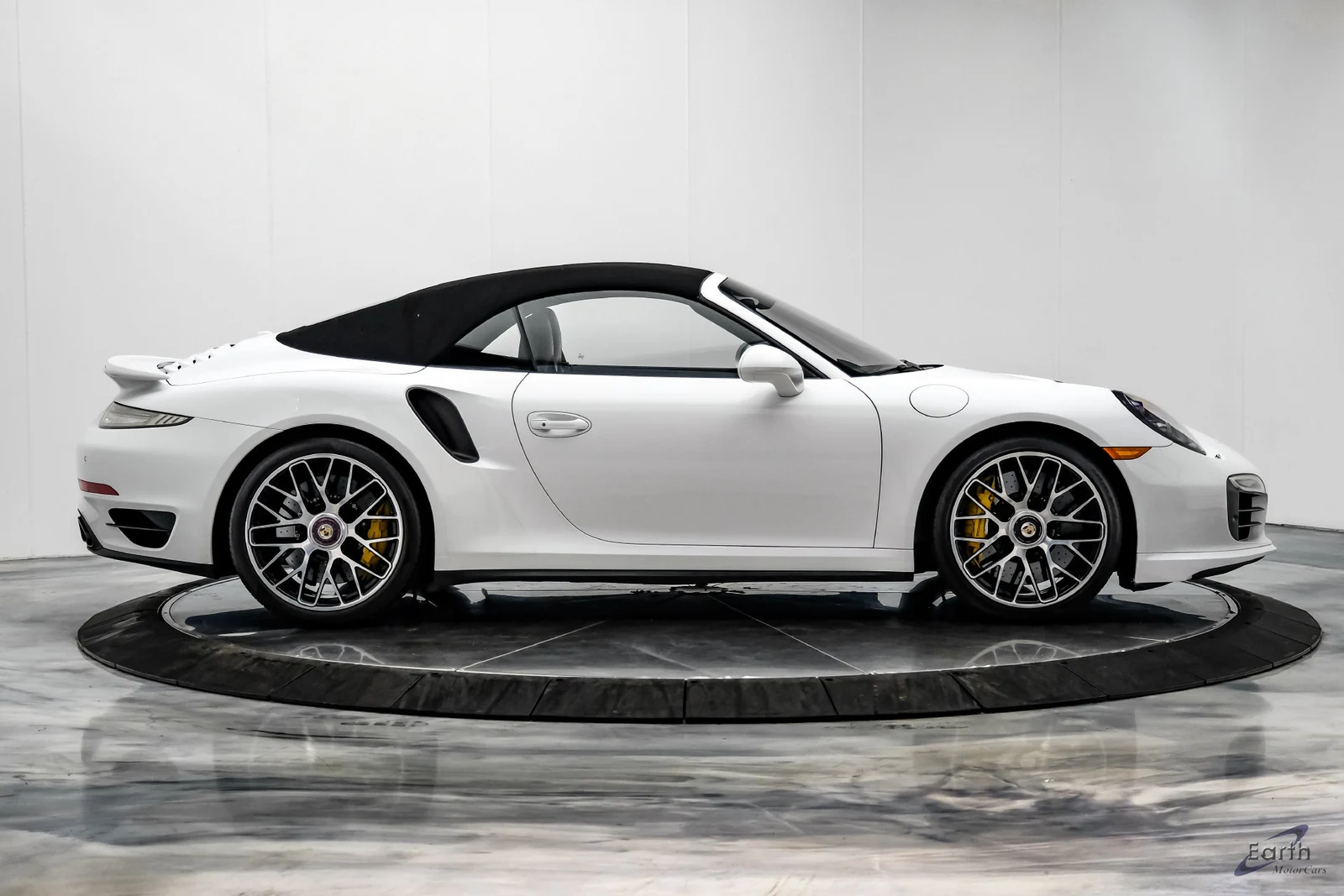 2016 Porsche 911 Turbo S Cabriolet (991.1), 21/27