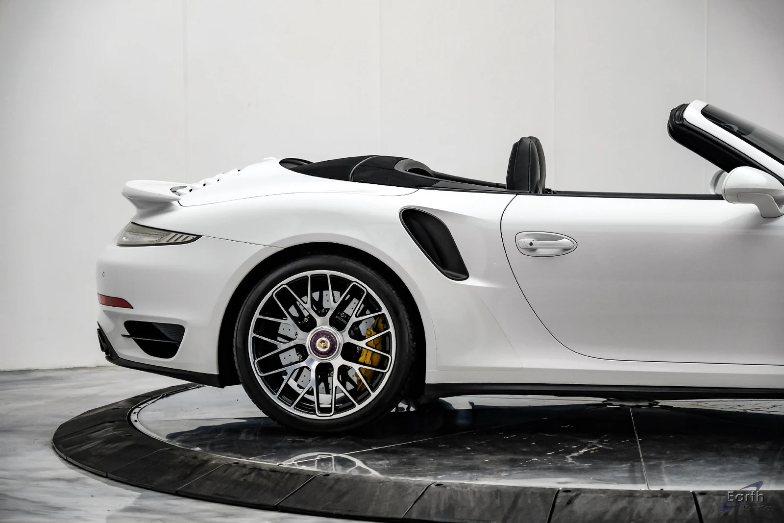 2016 Porsche 911 Turbo S Cabriolet (991.1), 22/27