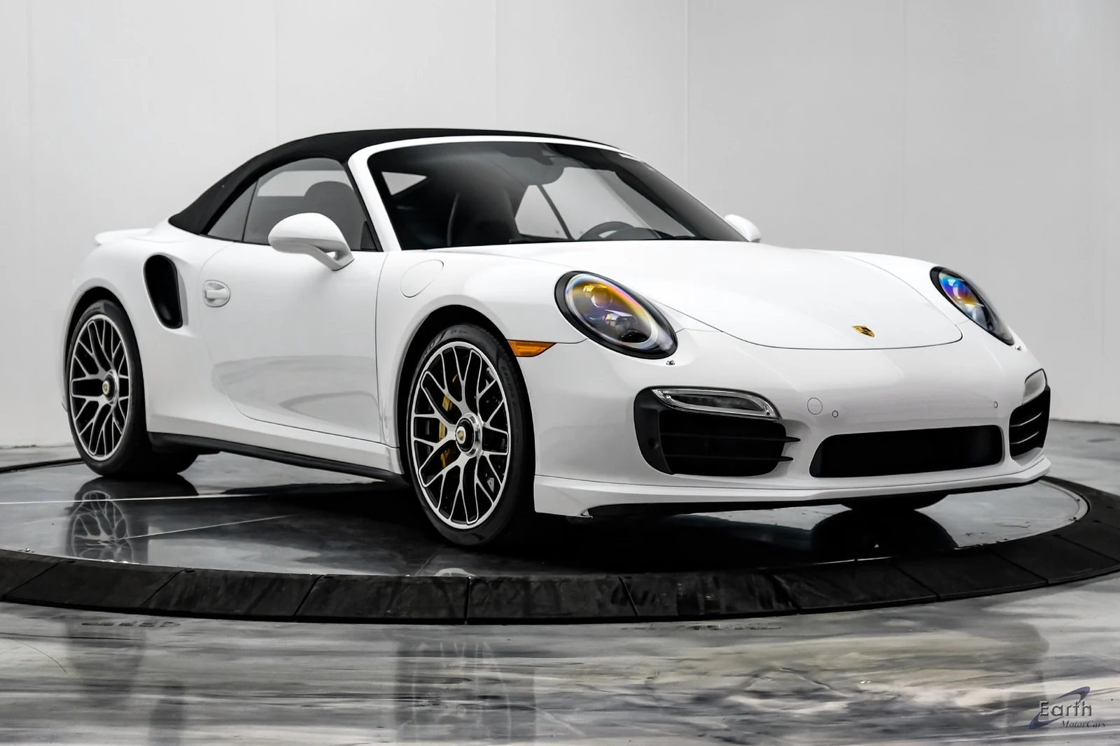 2016 Porsche 911 Turbo S Cabriolet (991.1), 25/27