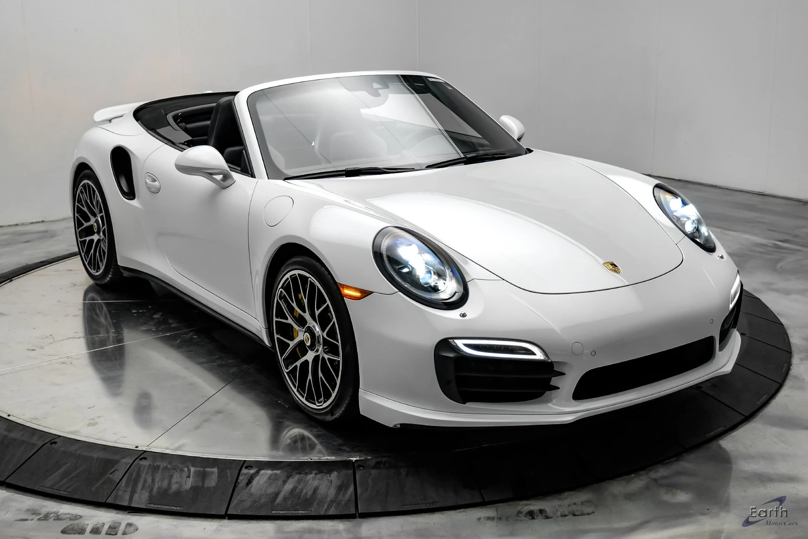2016 Porsche 911 Turbo S Cabriolet (991.1), 27/27