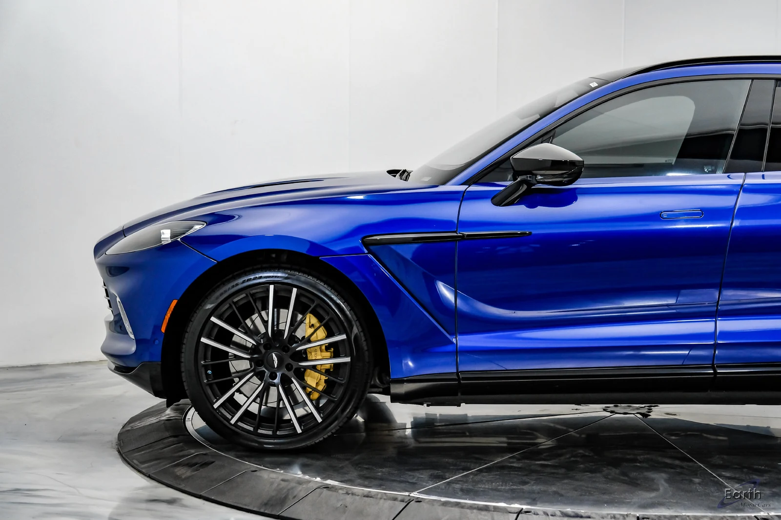 2023 Aston Martin DBX V8, 6/28