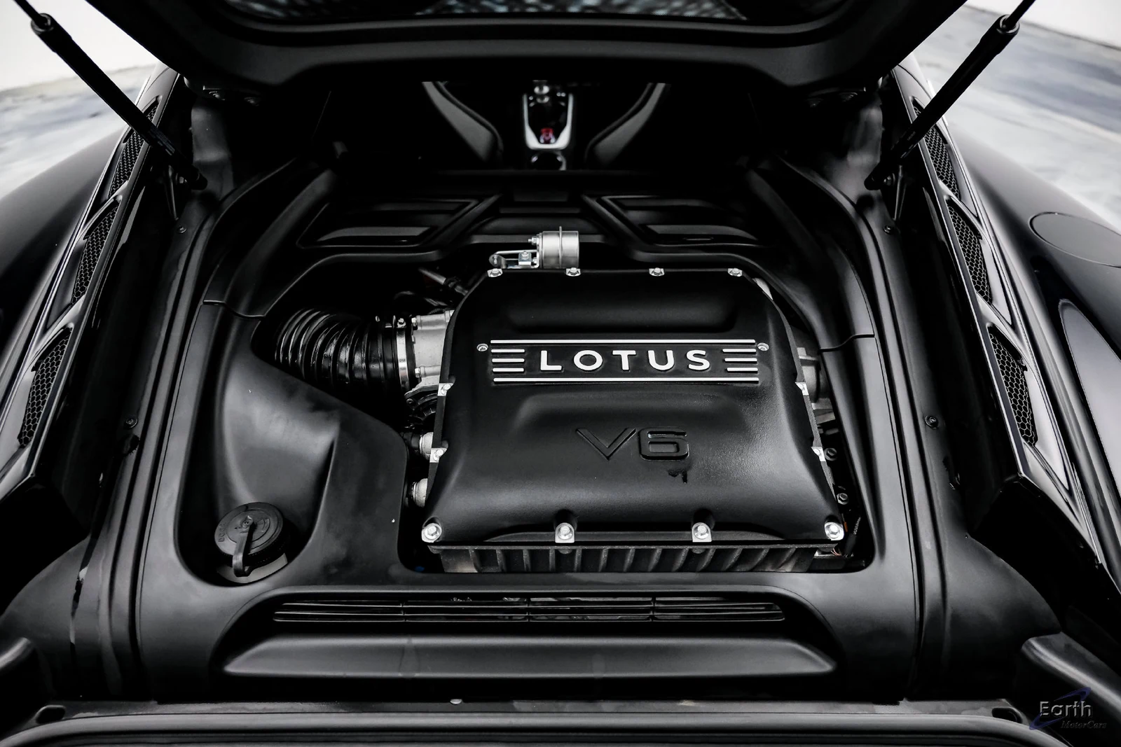 2026 Lotus Emira V6 SE Racing Line, 3/28