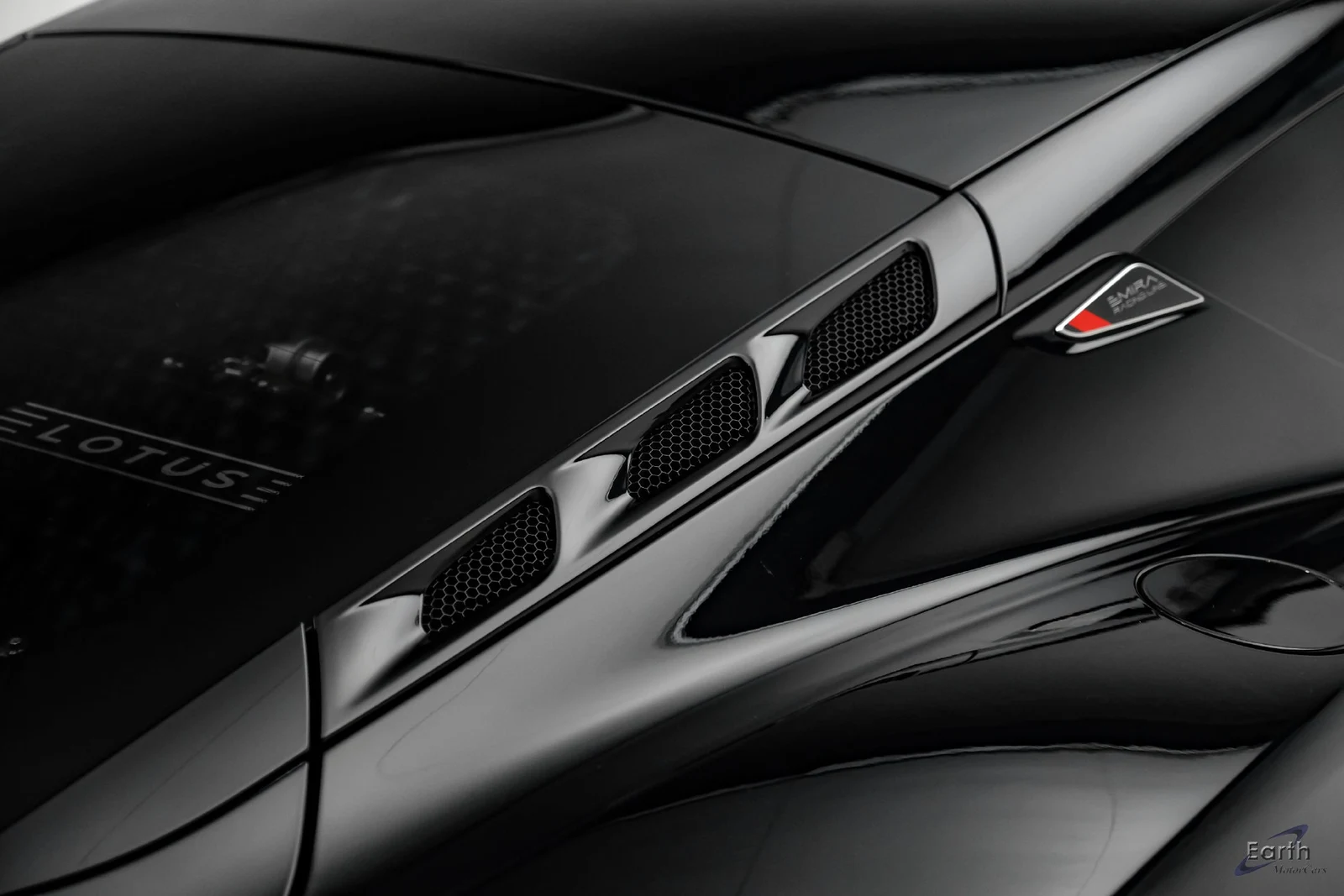 2026 Lotus Emira V6 SE Racing Line, 17/28