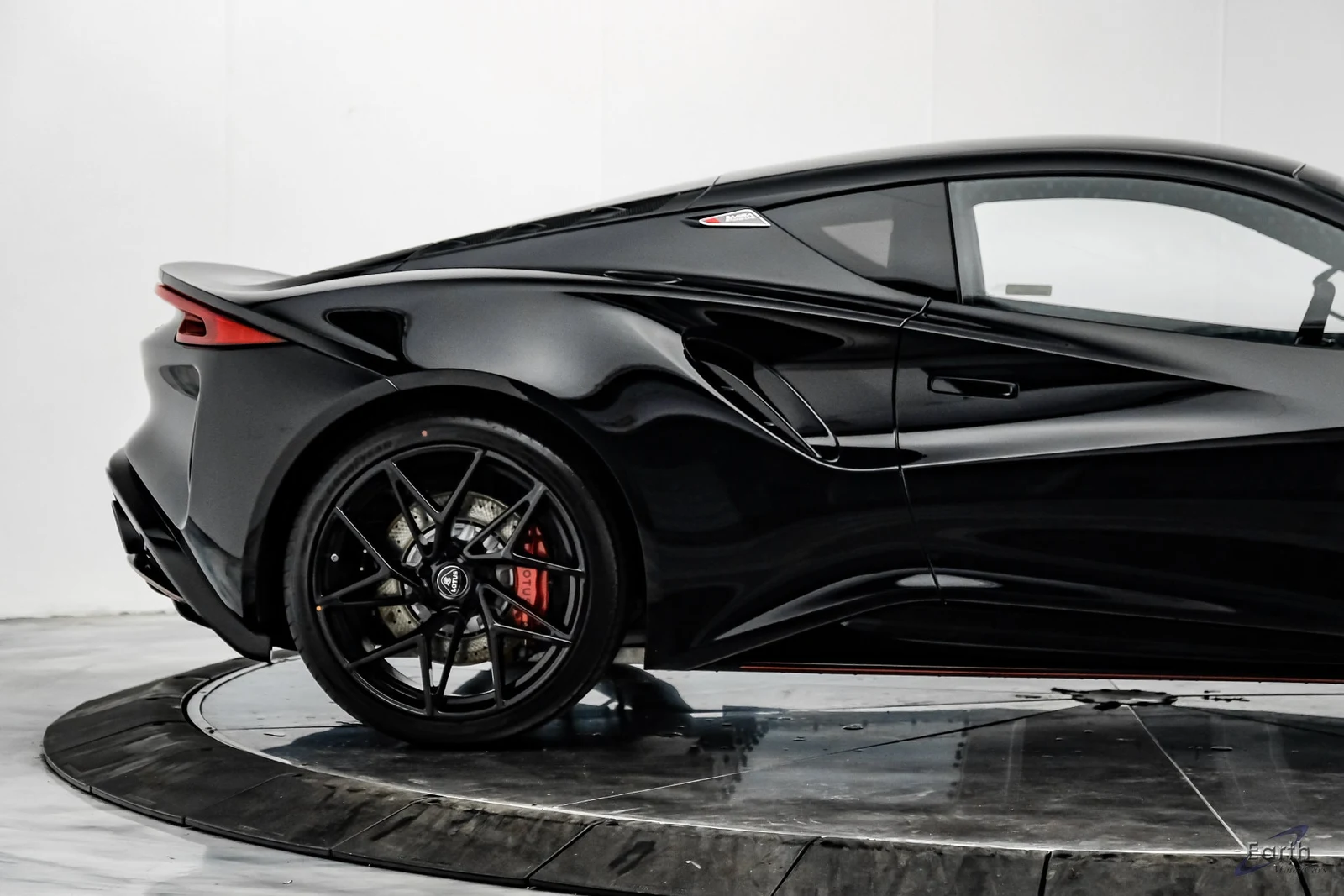 2026 Lotus Emira V6 SE Racing Line, 25/28