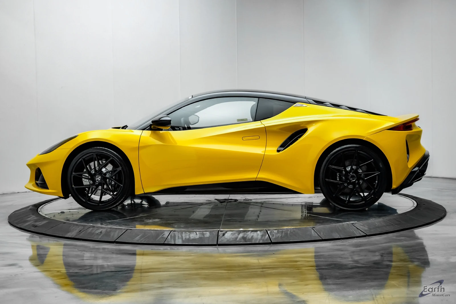 2026 Lotus Emira V6 SE, 6/28