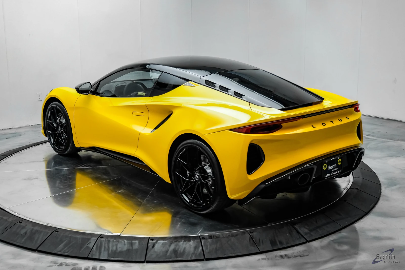 2026 Lotus Emira V6 SE, 12/28