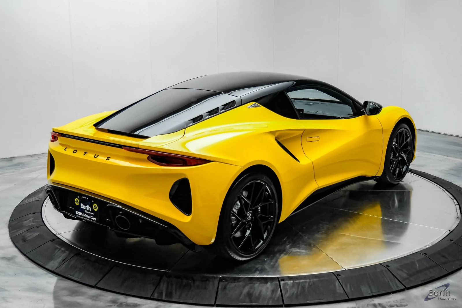 2026 Lotus Emira V6 SE, 20/28