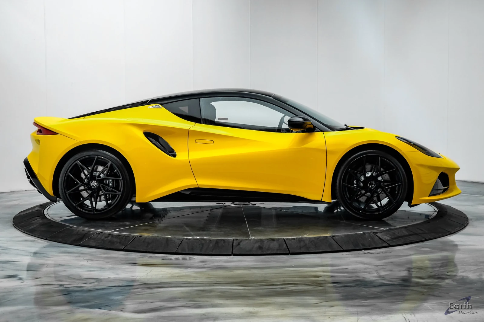 2026 Lotus Emira V6 SE, 23/28