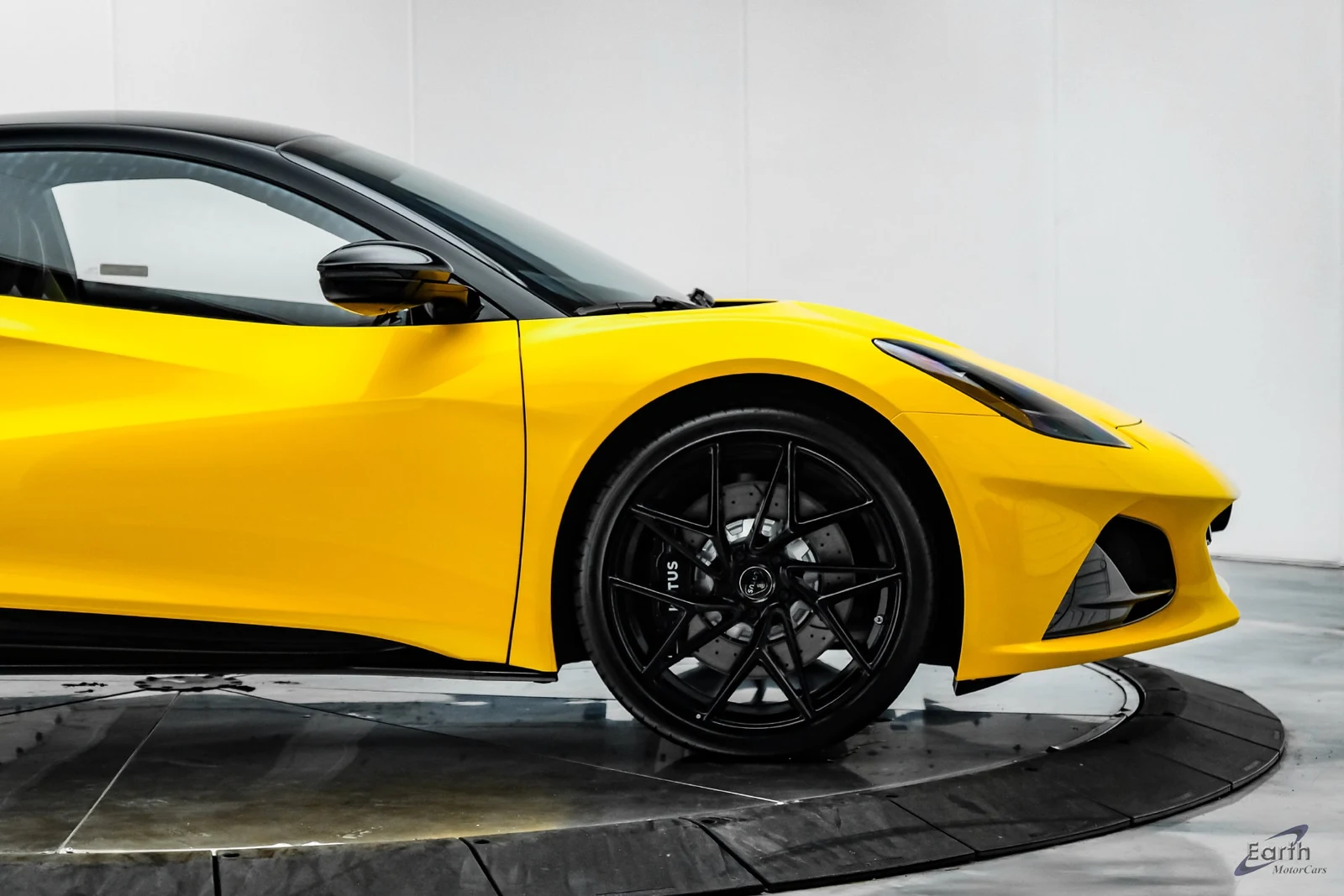 2026 Lotus Emira V6 SE, 26/28