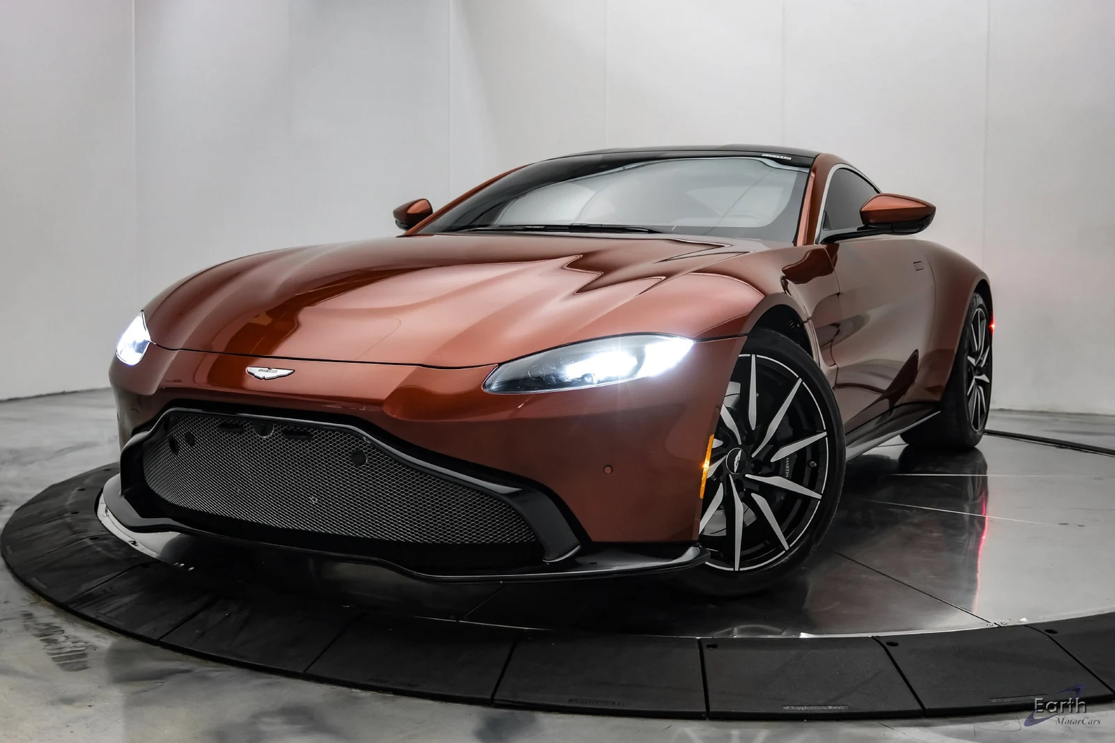 2019 Aston Martin Vantage Coupé (2018), 4/28