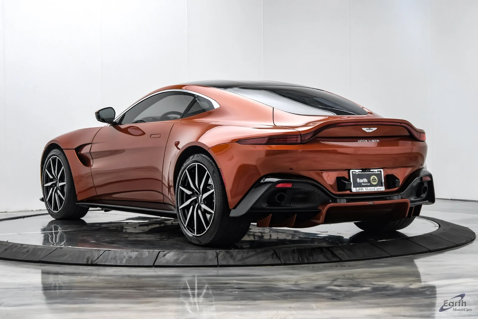 2019 Aston Martin Vantage Coupé (2018), 11/28