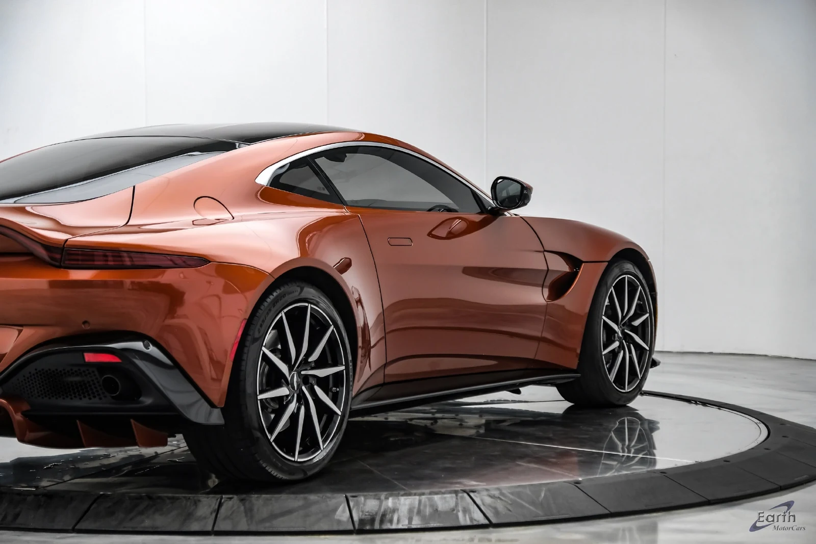 2019 Aston Martin Vantage Coupé (2018), 21/28