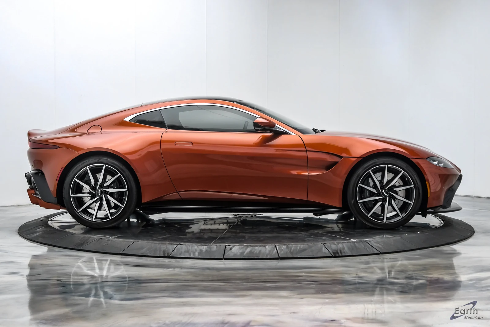 2019 Aston Martin Vantage Coupé (2018), 22/28