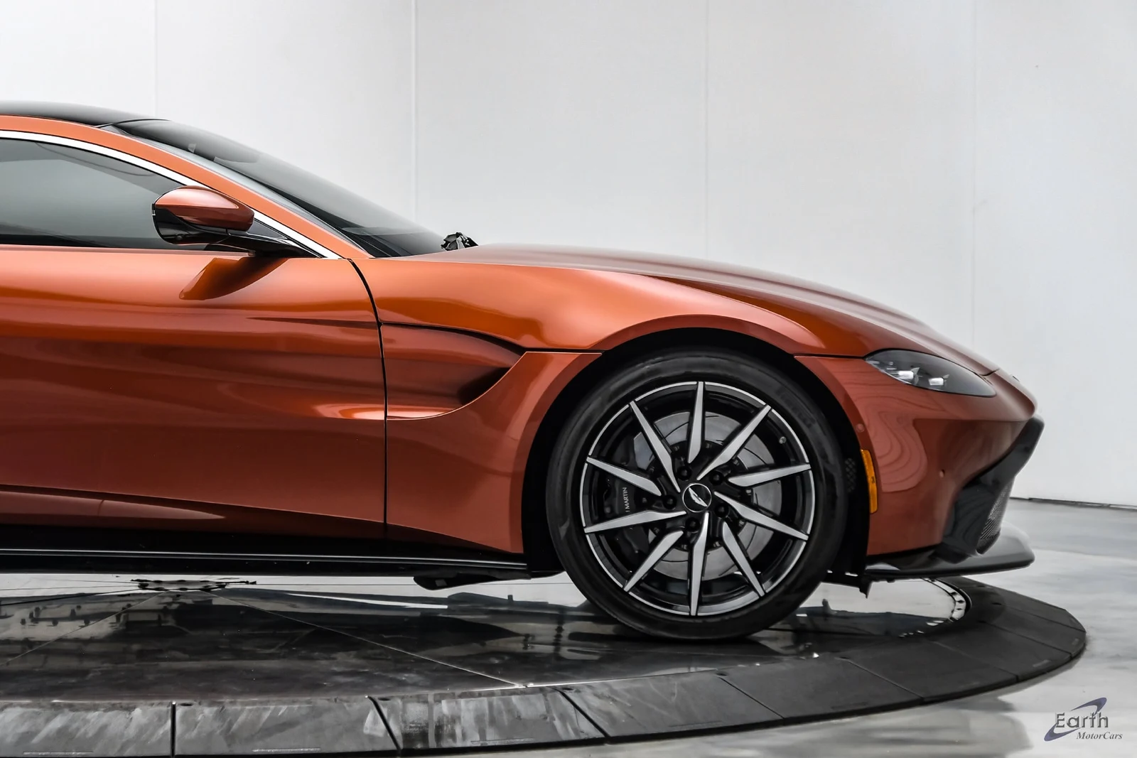 2019 Aston Martin Vantage Coupé (2018), 25/28
