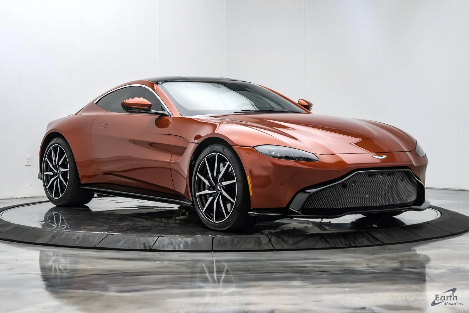 2019 Aston Martin Vantage Coupé (2018), 26/28