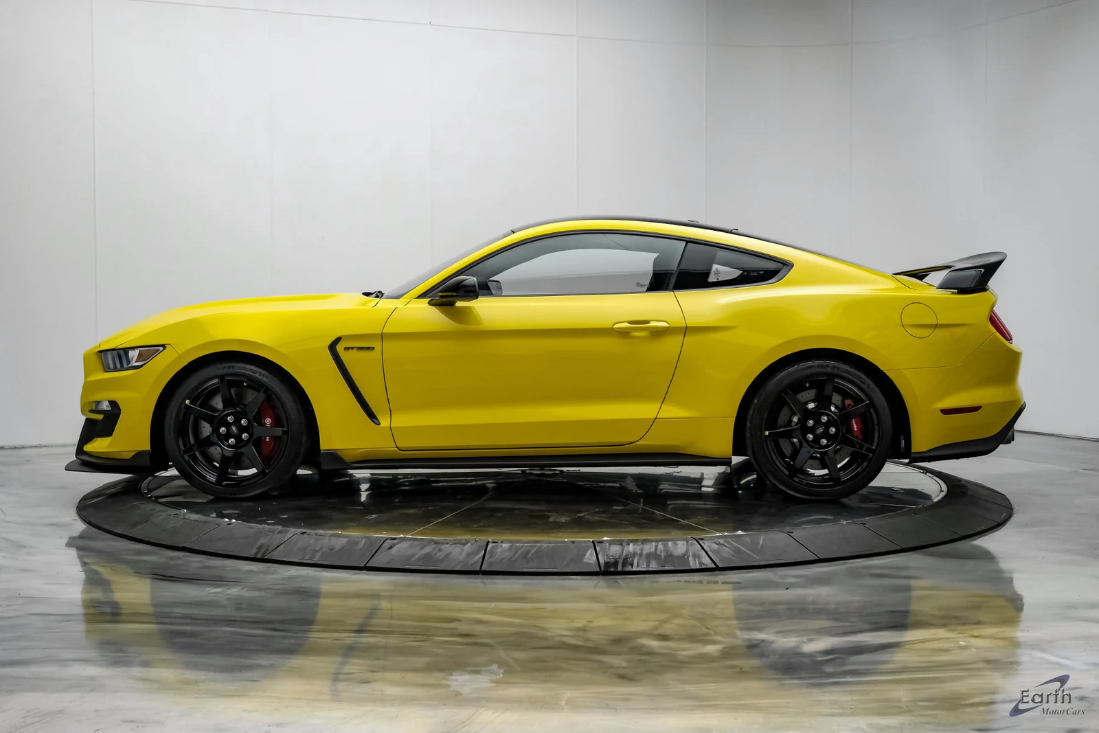 2017 Ford Mustang Shelby GT350 R, 5/28