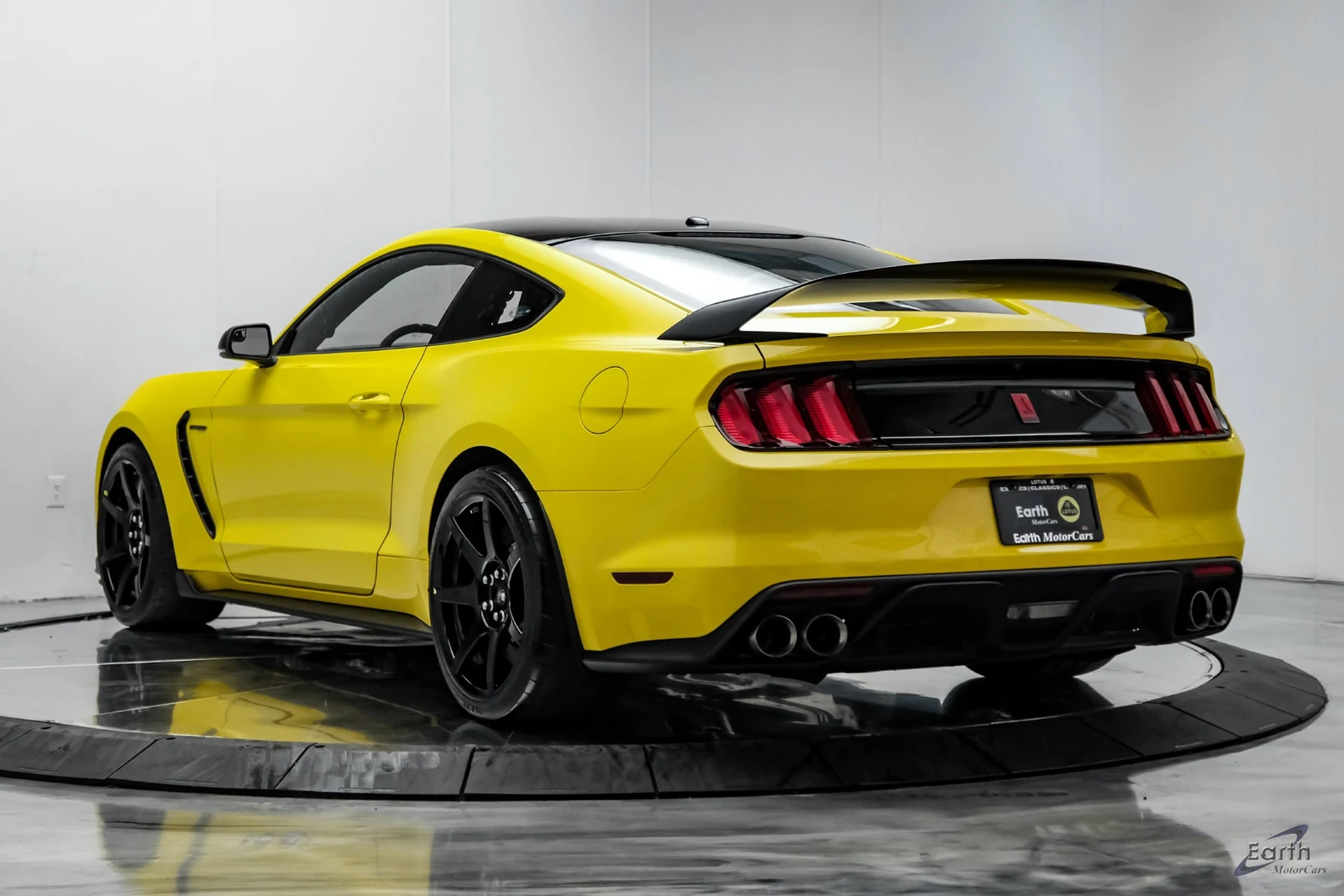 2017 Ford Mustang Shelby GT350 R, 9/28