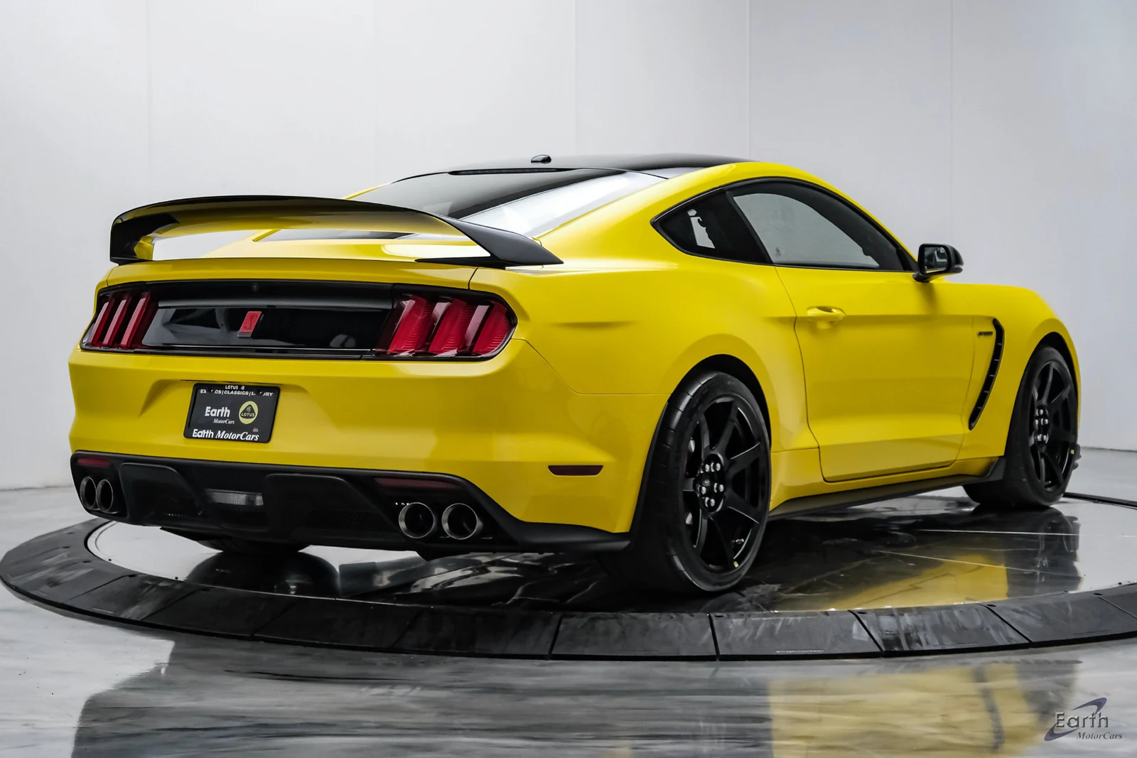 2017 Ford Mustang Shelby GT350 R, 15/28