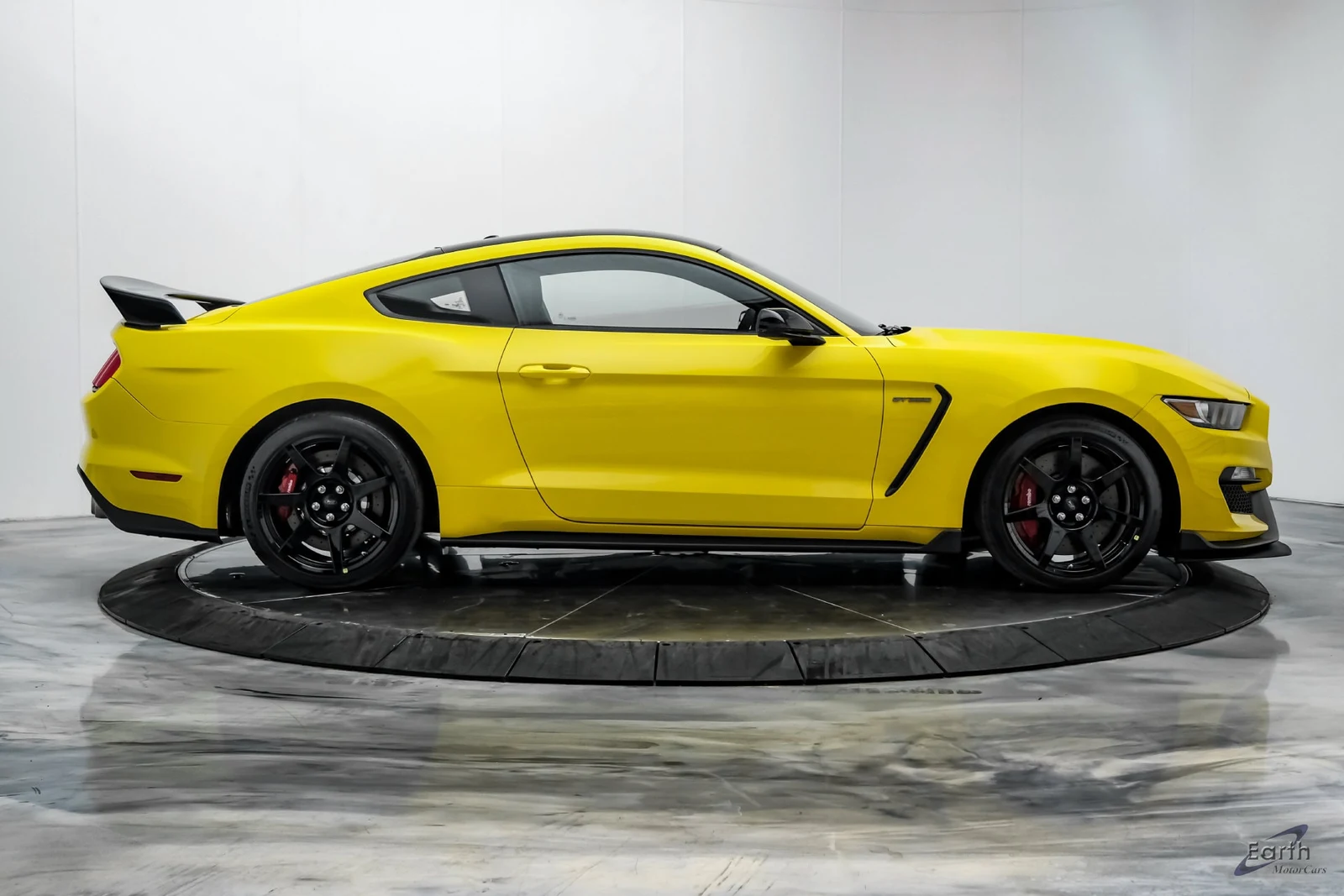 2017 Ford Mustang Shelby GT350 R, 18/28
