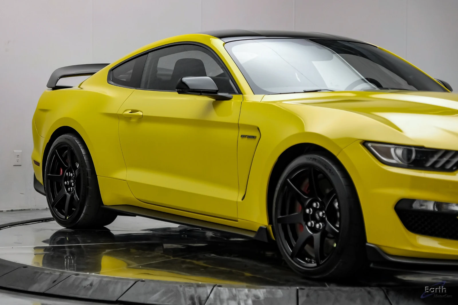 2017 Ford Mustang Shelby GT350 R, 24/28
