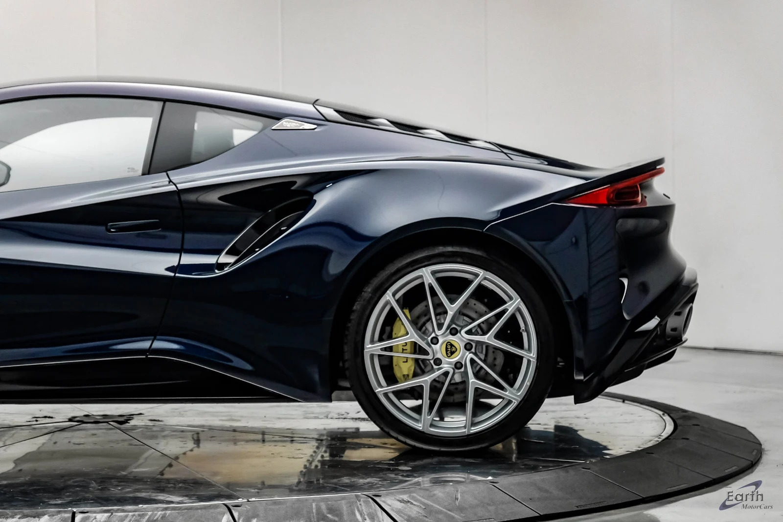 2026 Lotus Emira V6 SE, 9/28