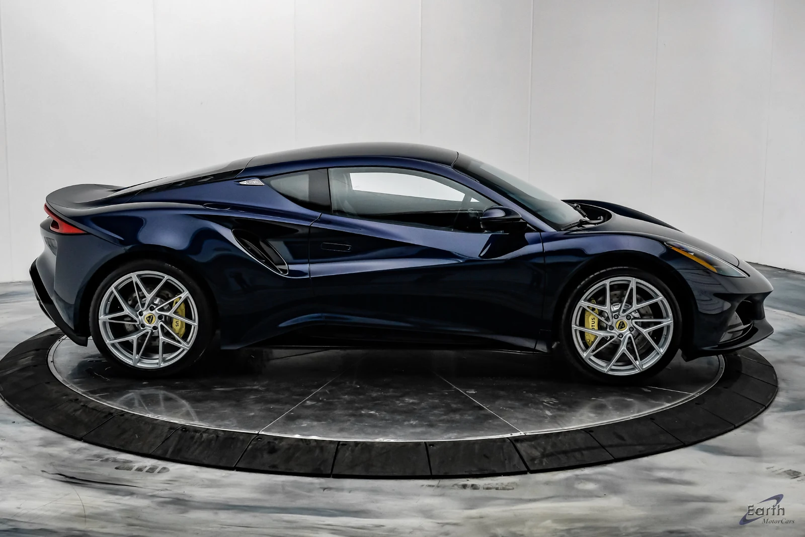 2026 Lotus Emira V6 SE, 24/28