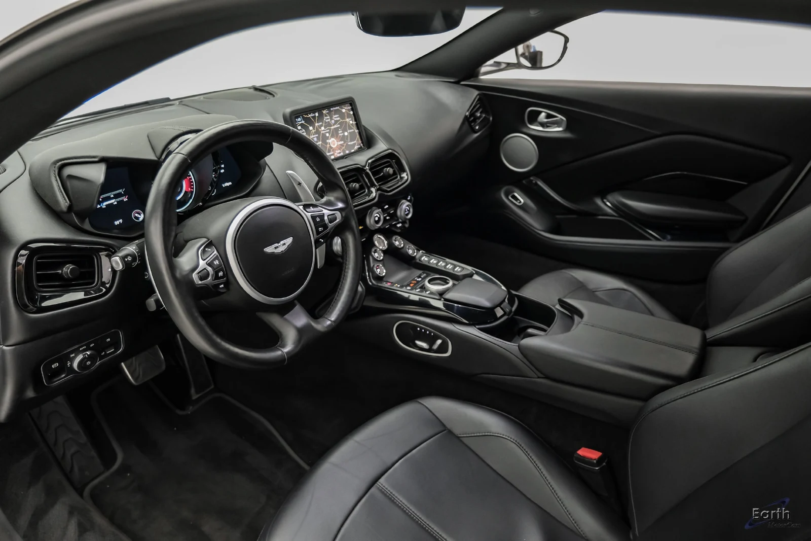 2022 Aston Martin Vantage Coupé (2018), 2/28