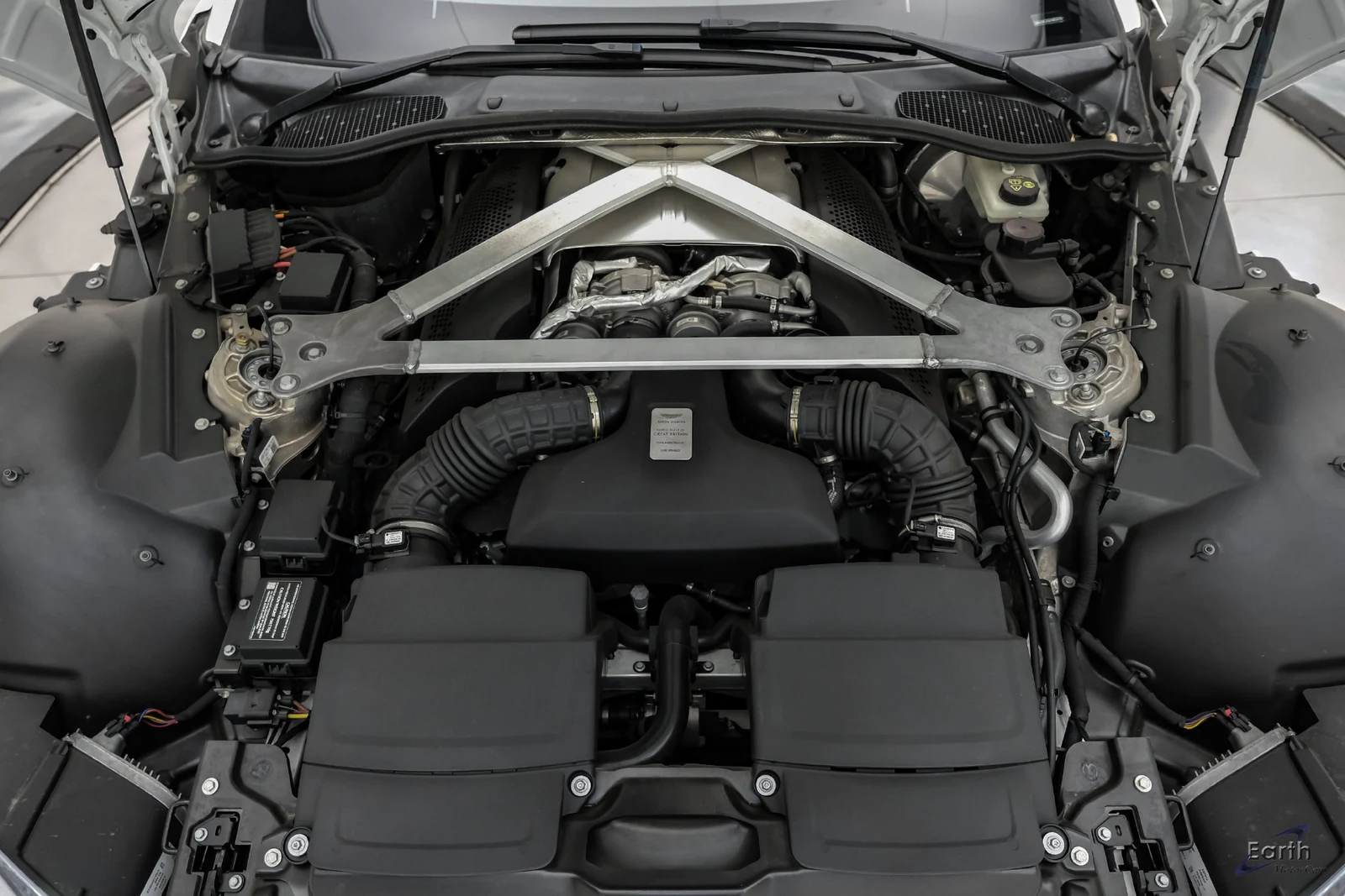 2022 Aston Martin Vantage Coupé (2018), 3/28