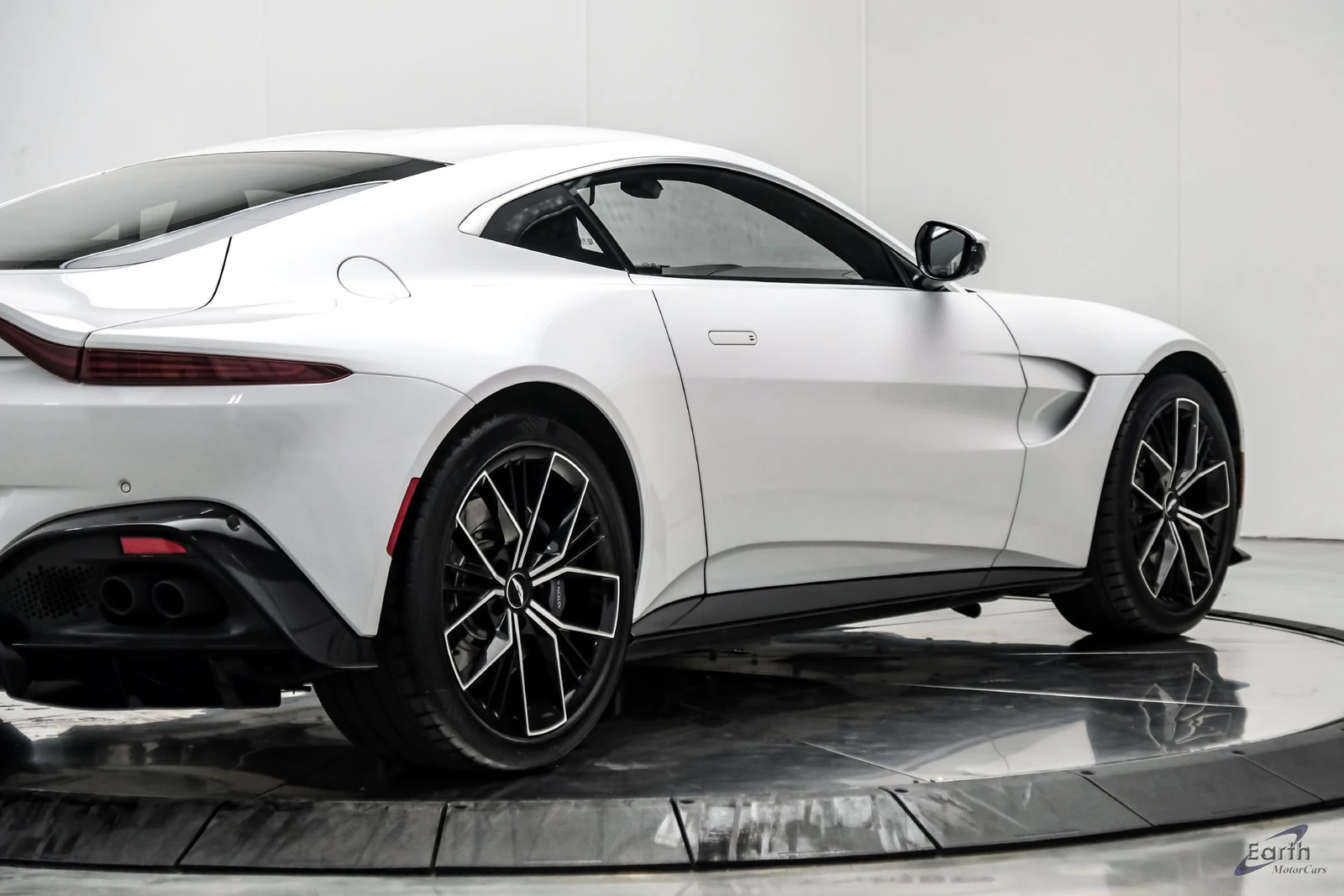 2022 Aston Martin Vantage Coupé (2018), 21/28