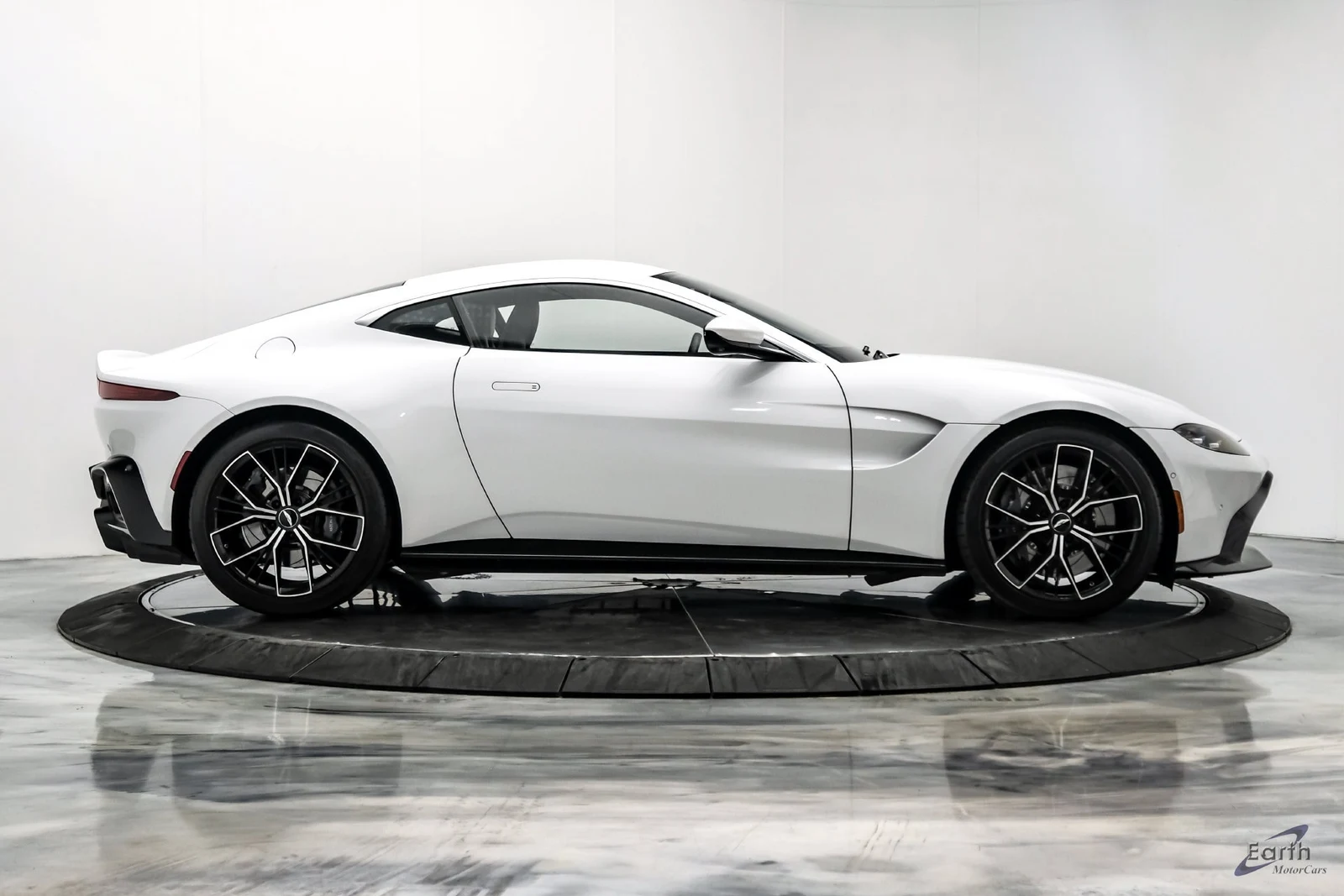 2022 Aston Martin Vantage Coupé (2018), 22/28