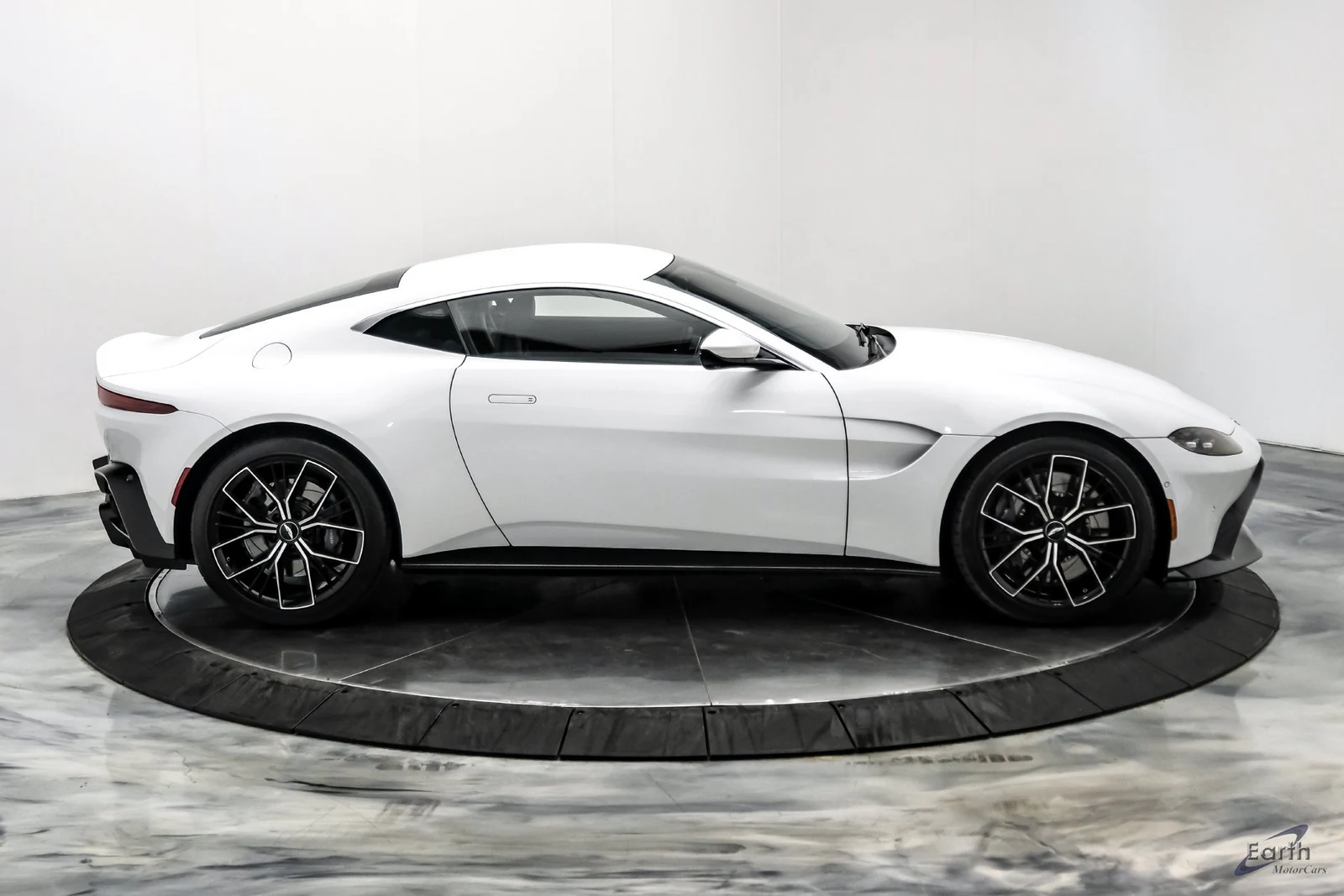 2022 Aston Martin Vantage Coupé (2018), 23/28