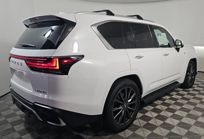 2026 Lexus LX 600, 2/7