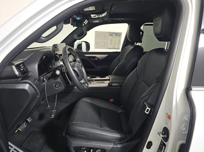 2026 Lexus LX 600, 5/7