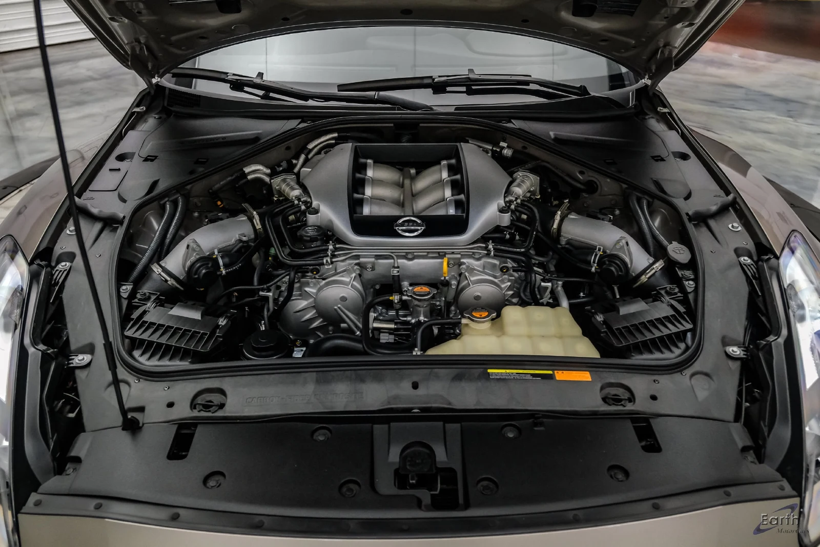 2009 Nissan GT-R Premium (R35), 3/28