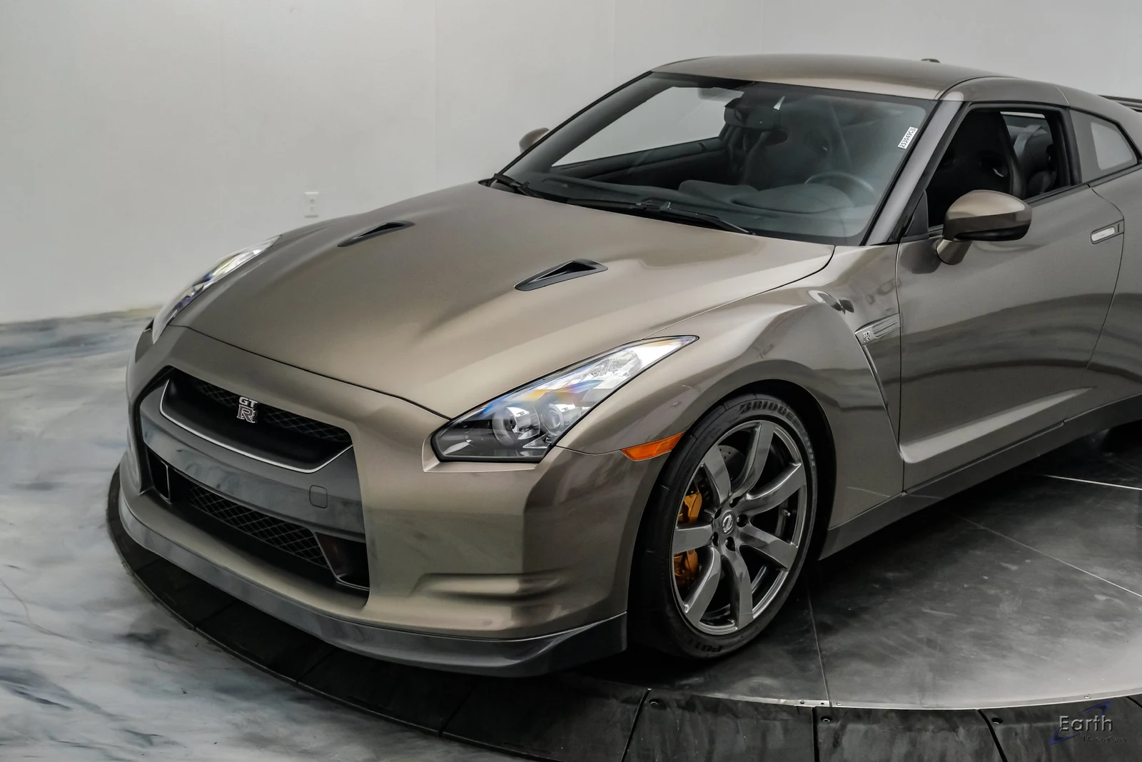 2009 Nissan GT-R Premium (R35), 6/28