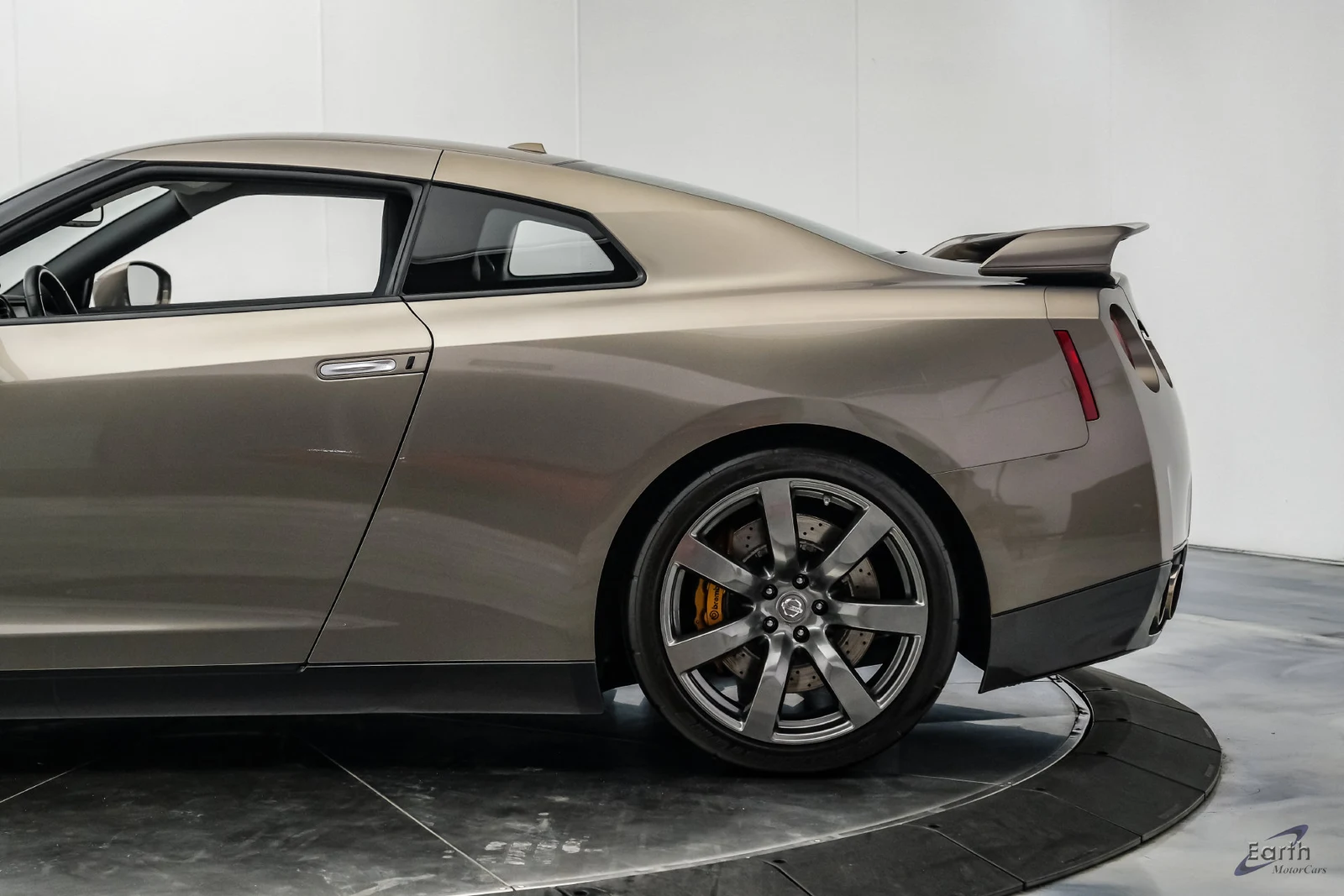 2009 Nissan GT-R Premium (R35), 10/28