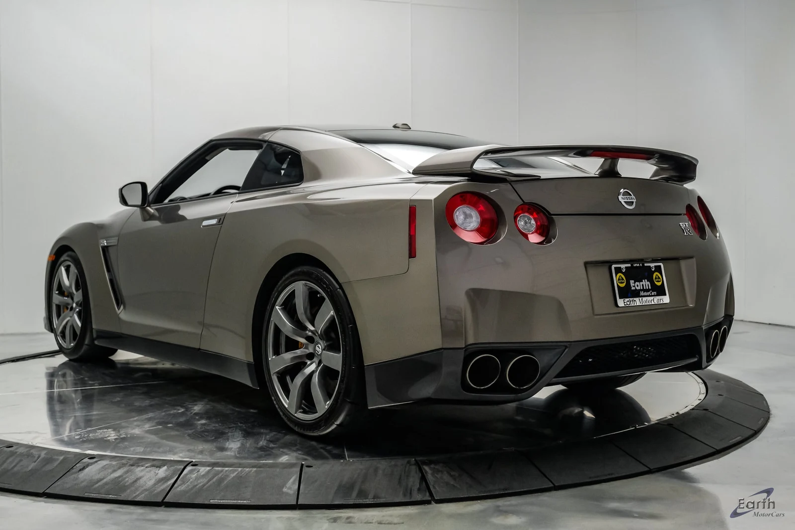2009 Nissan GT-R Premium (R35), 12/28
