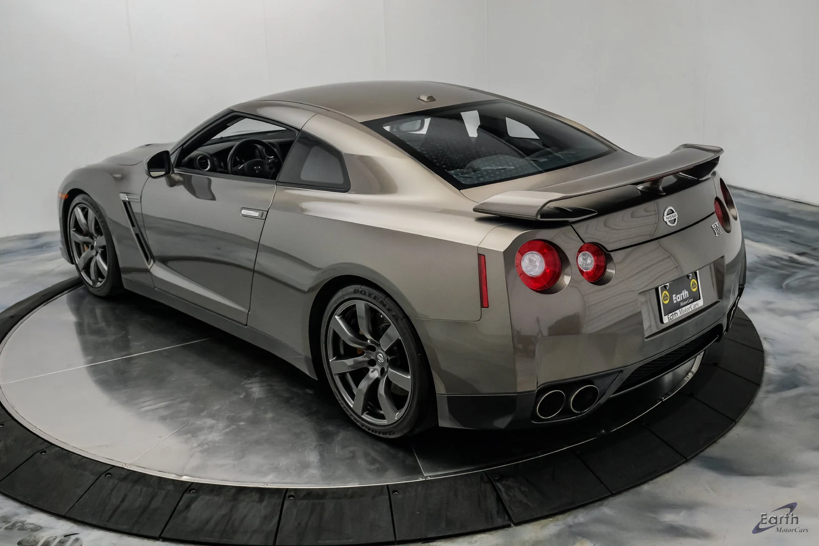 2009 Nissan GT-R Premium (R35), 13/28
