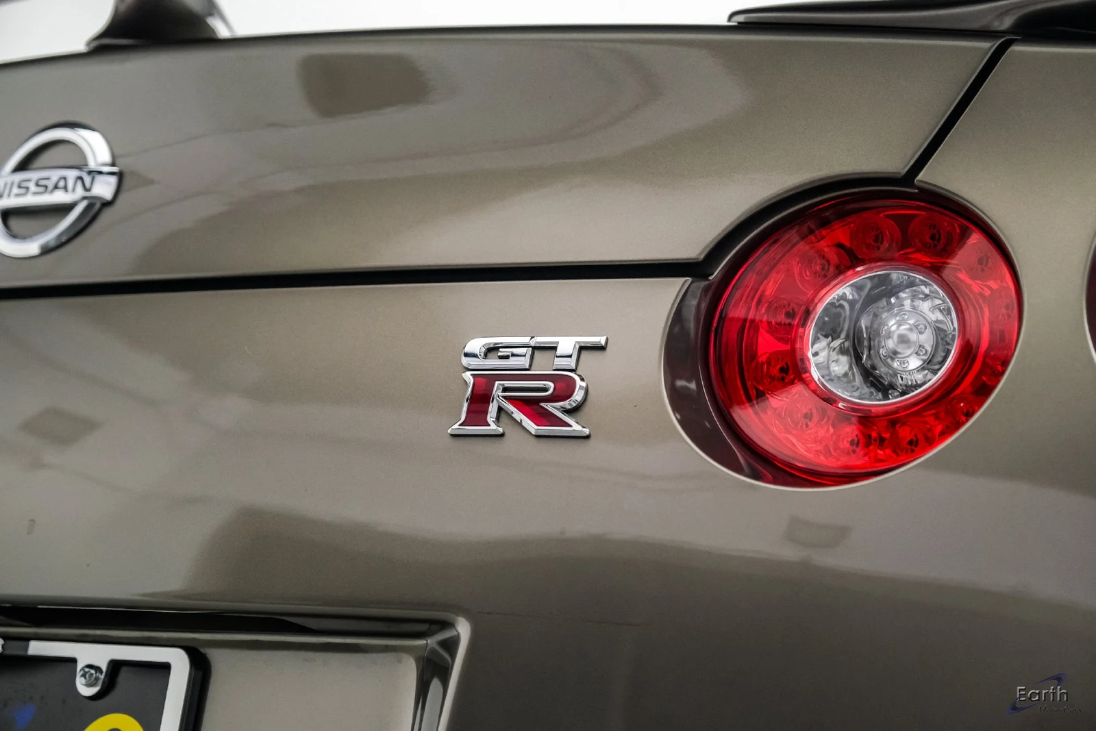 2009 Nissan GT-R Premium (R35), 18/28