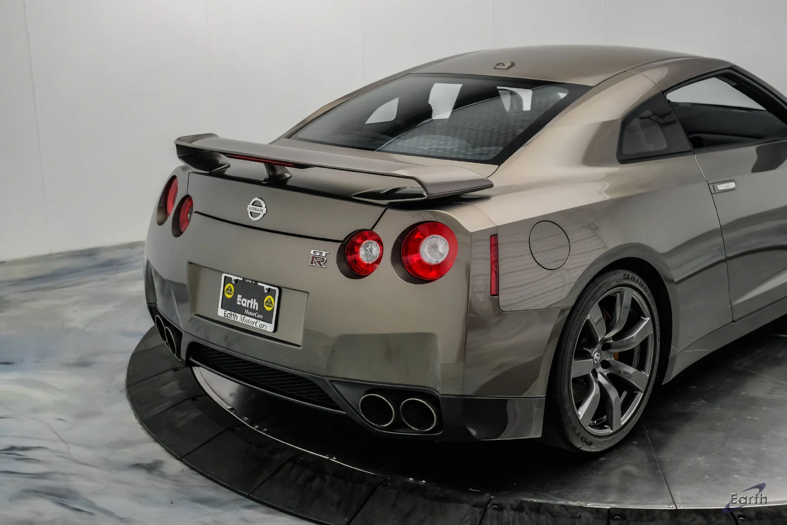 2009 Nissan GT-R Premium (R35), 24/28