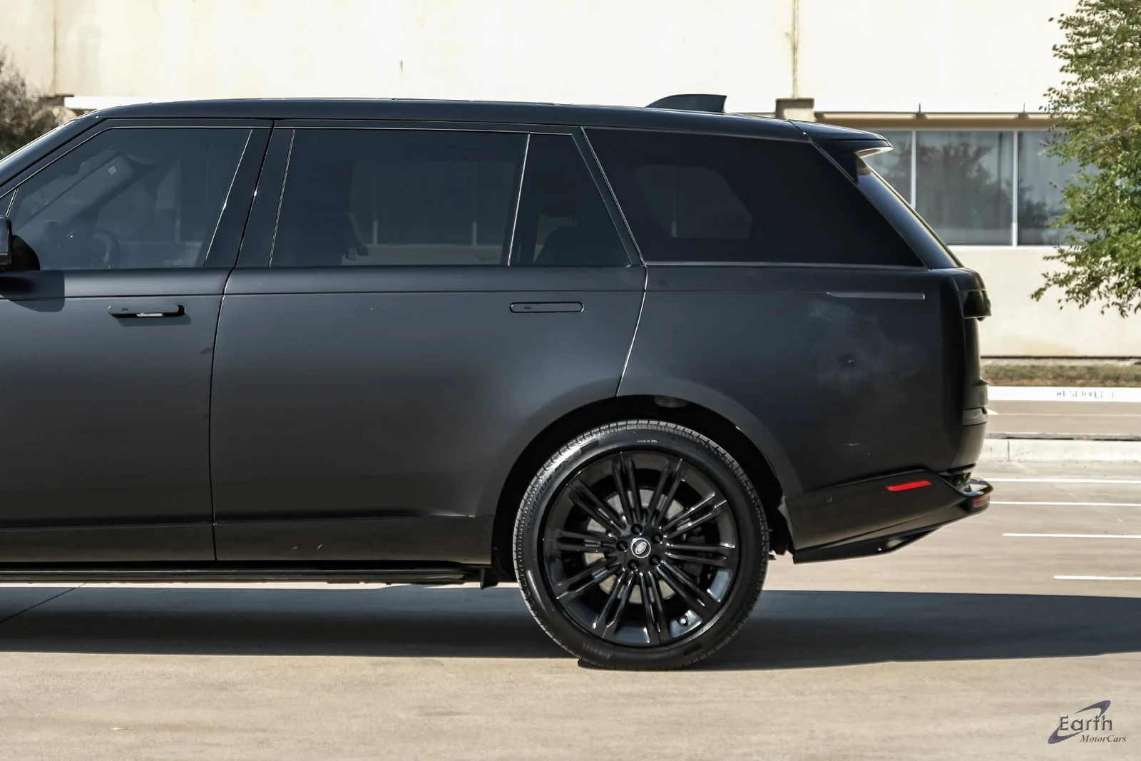 2025 Land Rover Range Rover SE LWB (L460), 8/29