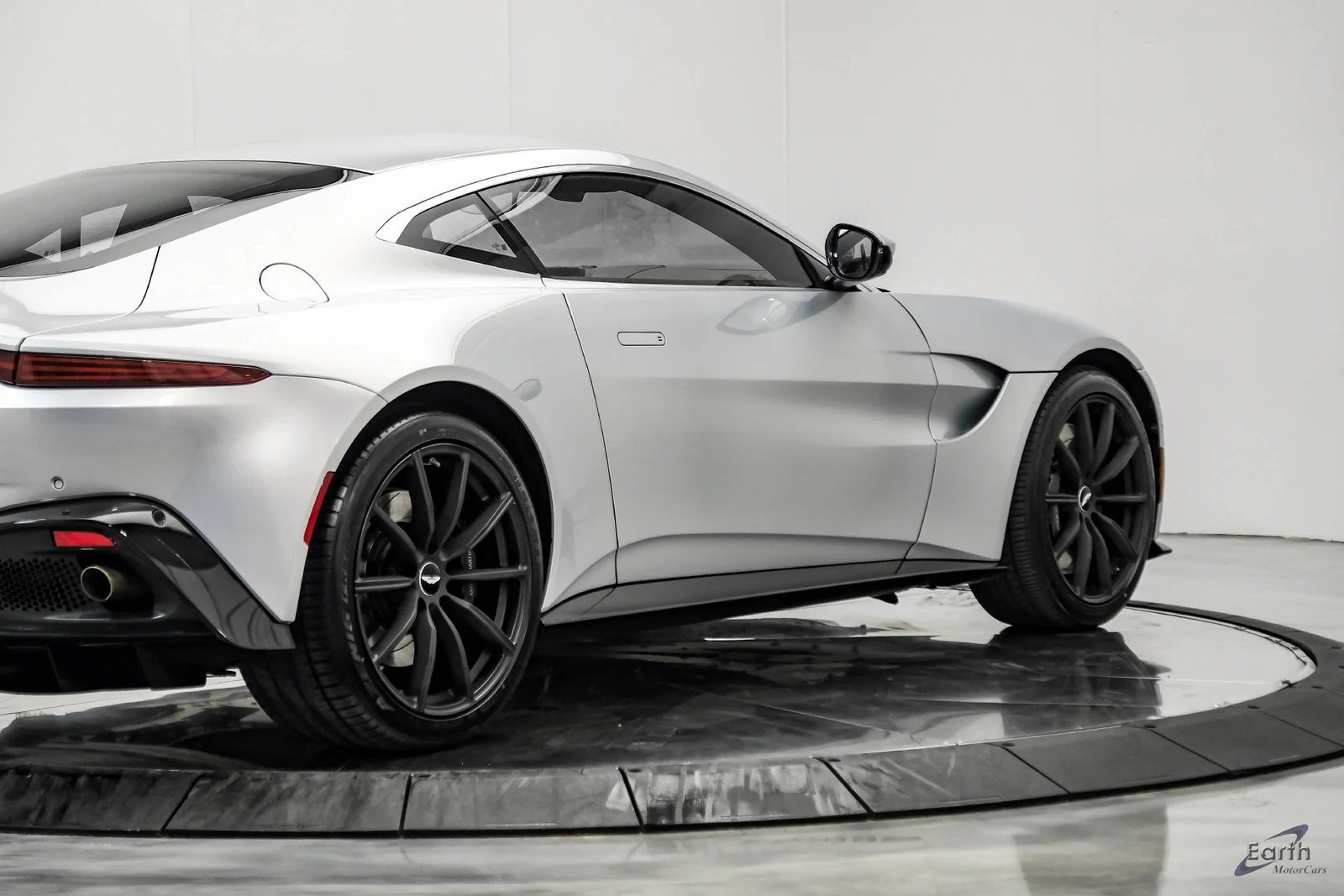 2020 Aston Martin Vantage Coupé (2018), 17/28