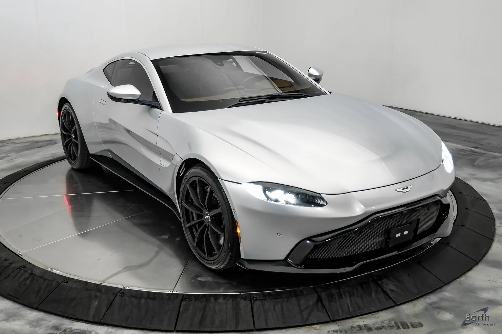 2020 Aston Martin Vantage Coupé (2018), 23/28