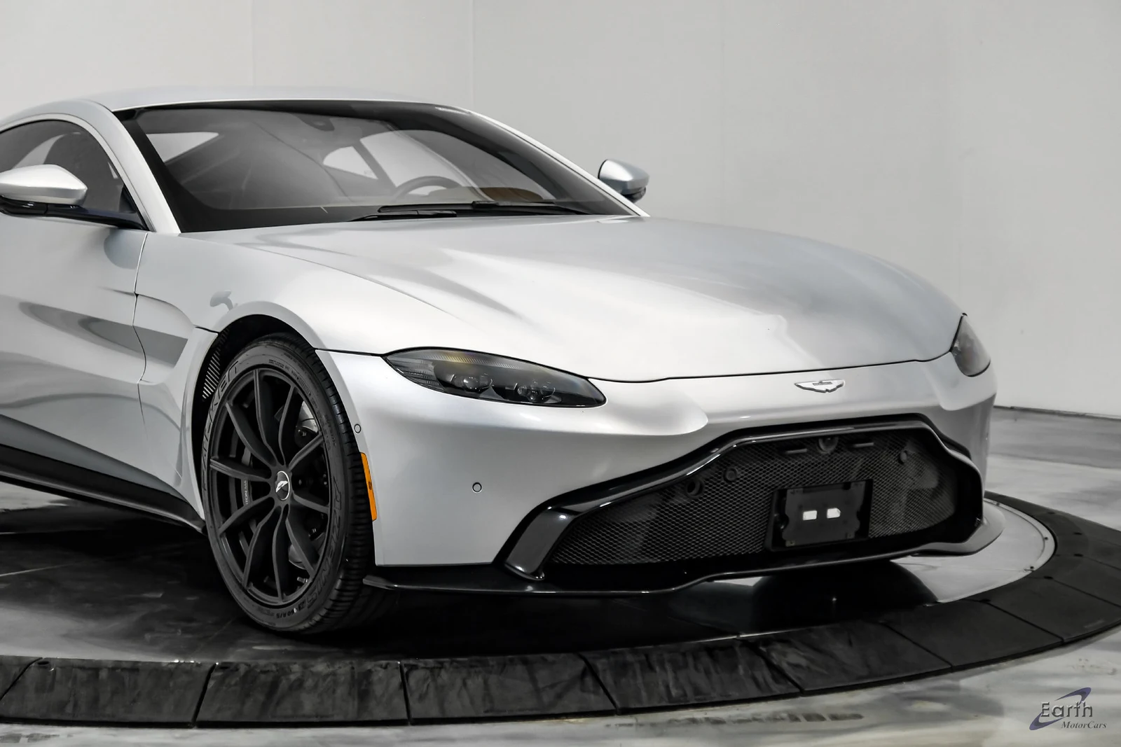 2020 Aston Martin Vantage Coupé (2018), 25/28
